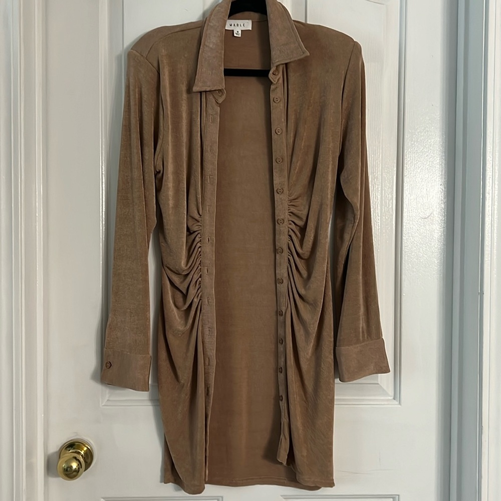 Longsleeve button down light brown shimmer dress